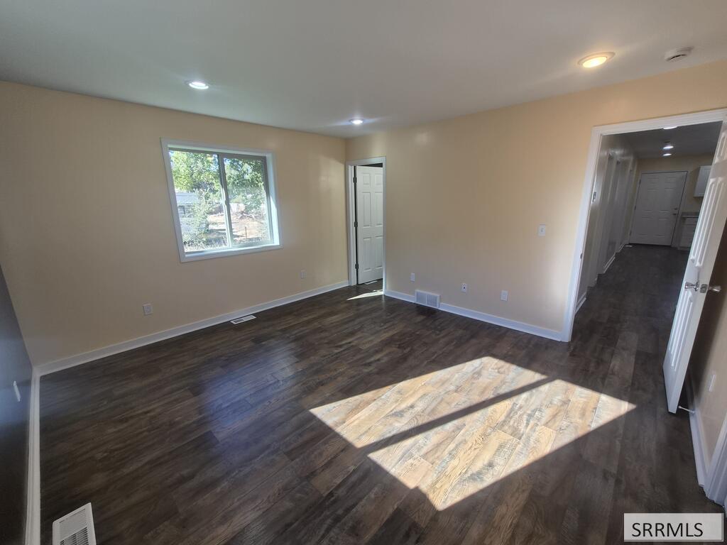 1069 Harris Loop Property Photo 11