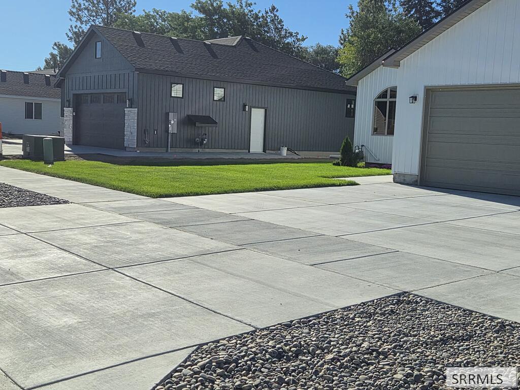 1069 Harris Loop Property Photo 20