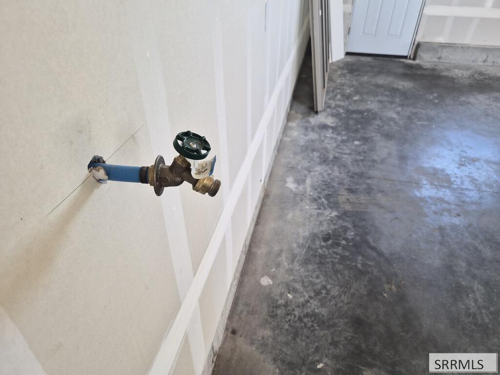 1069 Harris Loop Property Photo 24