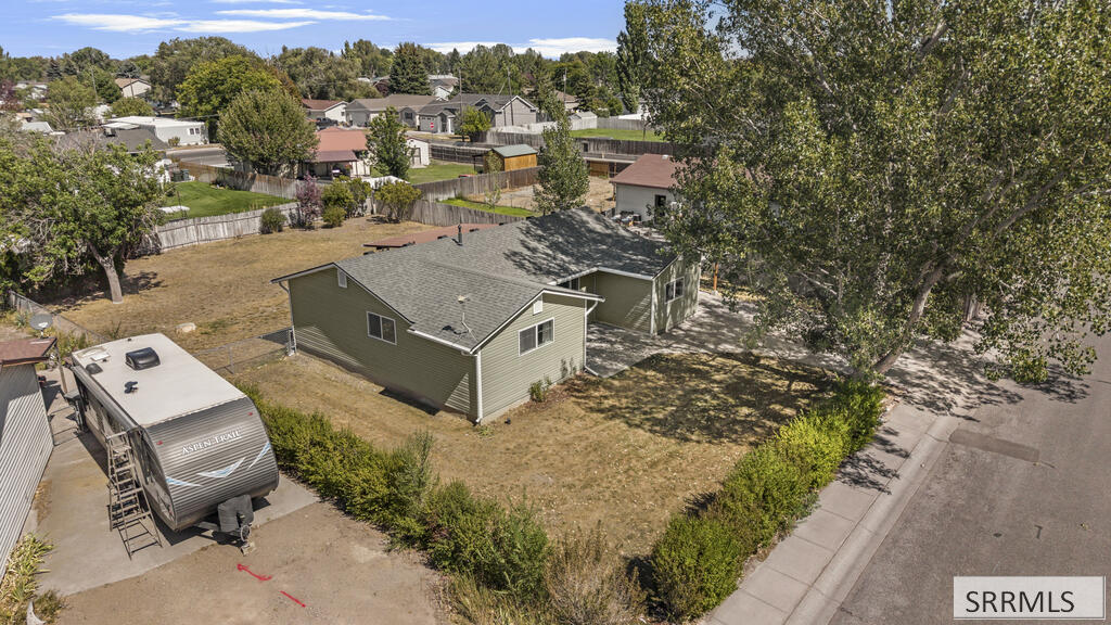 831 Connie Drive Property Photo 3