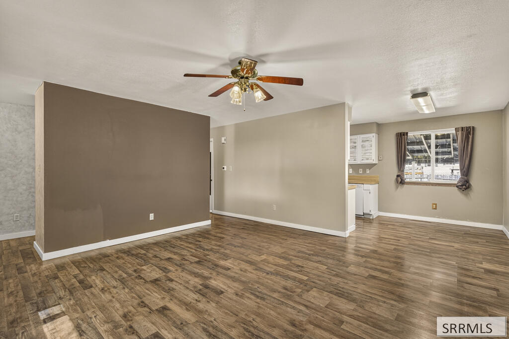831 Connie Drive Property Photo 6