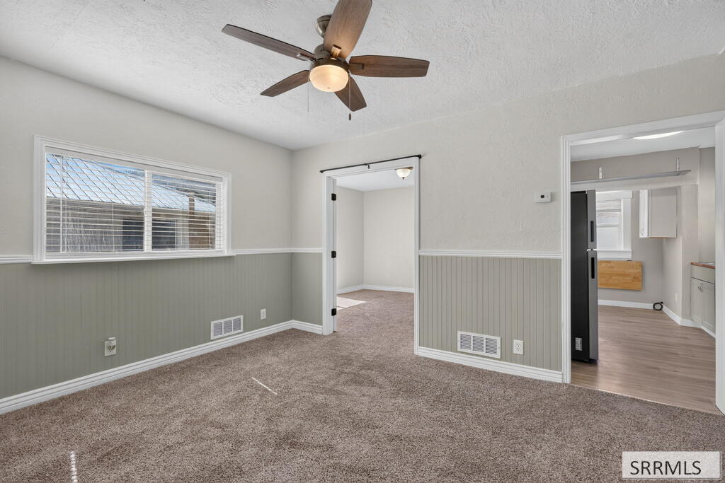 1005 S 4th Avenue Property Photo 6