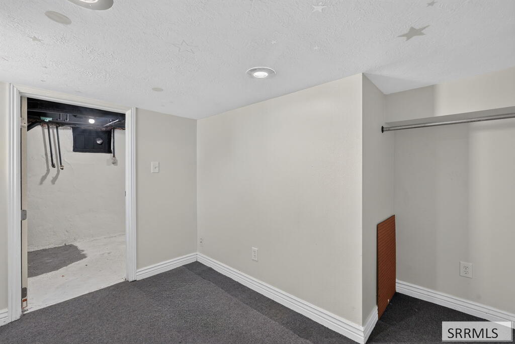 1005 S 4th Avenue Property Photo 33