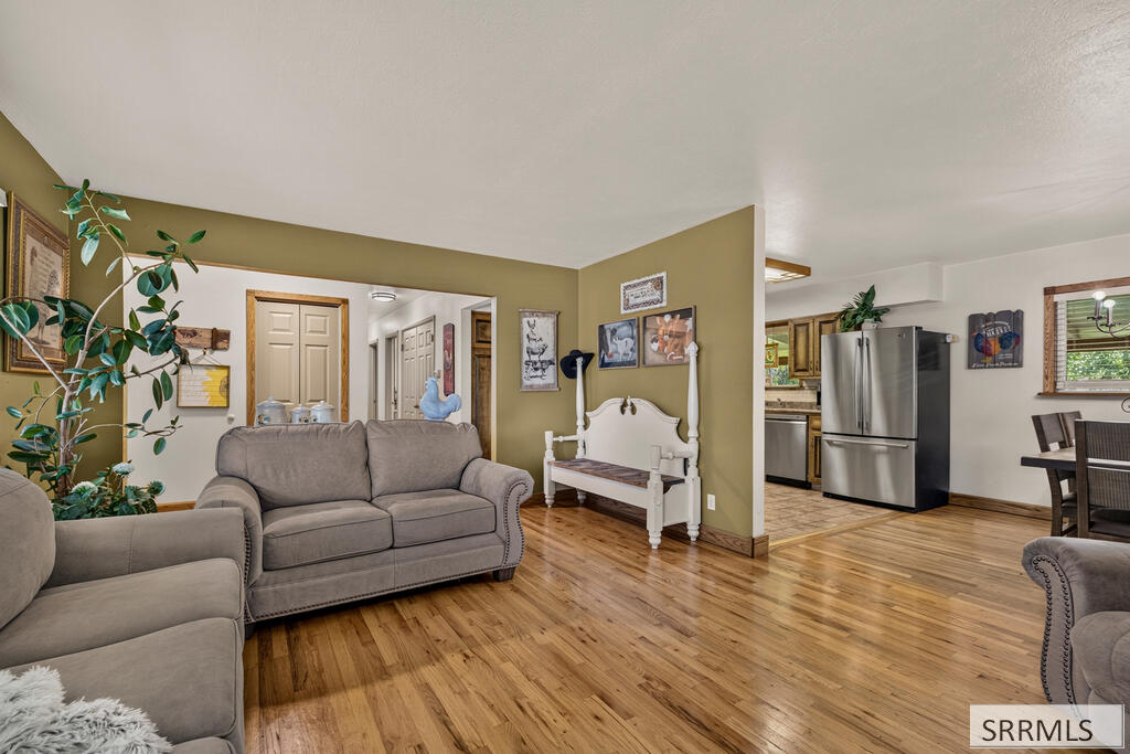 800 Hansen Avenue Property Photo 6