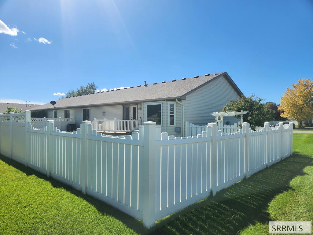 3557 Stonegate Drive Property Photo 6