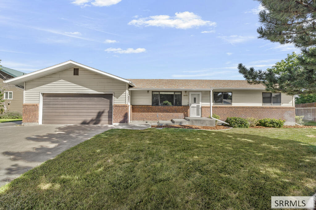 1971 E Alturas Circle Property Photo 1