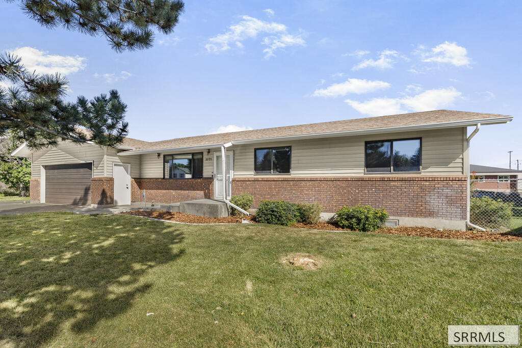 1971 E Alturas Circle Property Photo 3