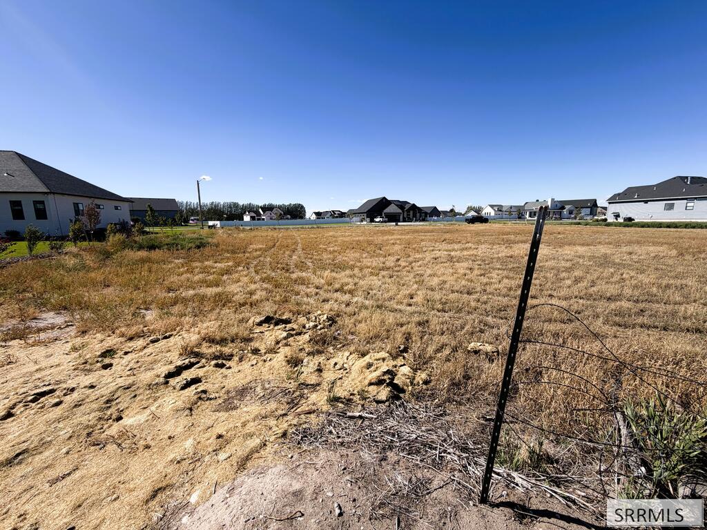 4629 N Sunset Drive Property Photo 9