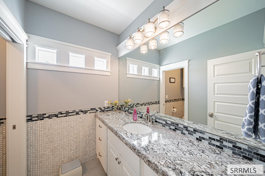 2141 E Cedar Point Lane Property Photo 58
