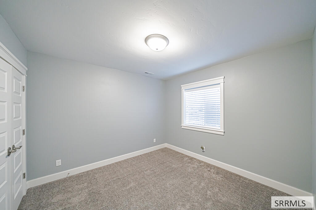 2141 E Cedar Point Lane Property Photo 74