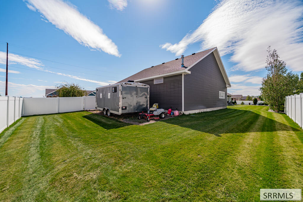 2141 E Cedar Point Lane Property Photo 98