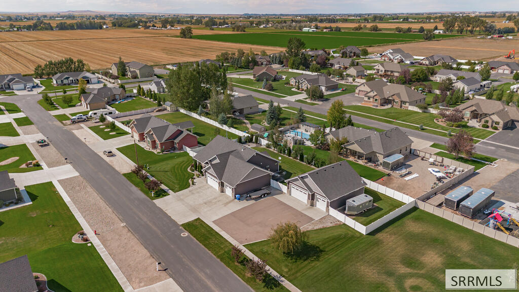 2141 E Cedar Point Lane Property Photo 107