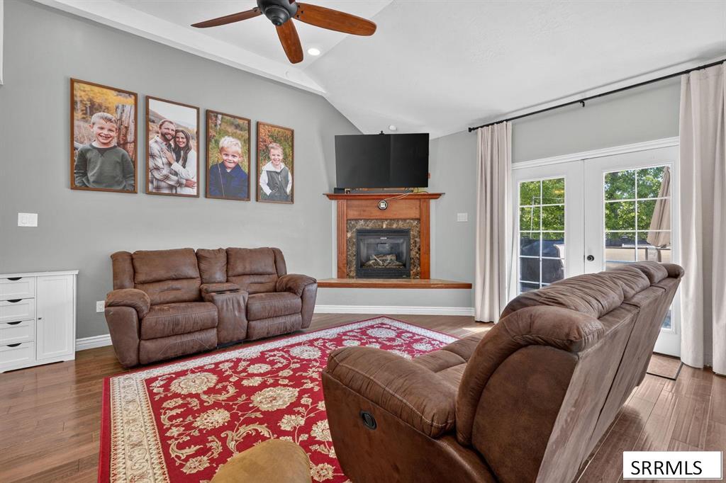 8625 N Parks Rd Property Photo 6