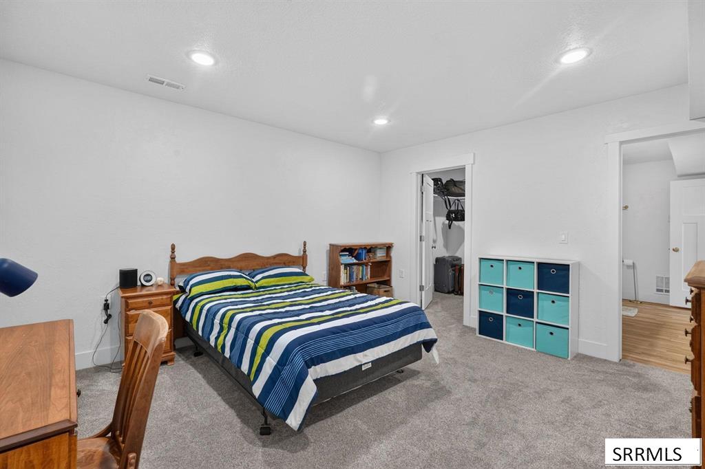 1561 Petersburg Property Photo 29