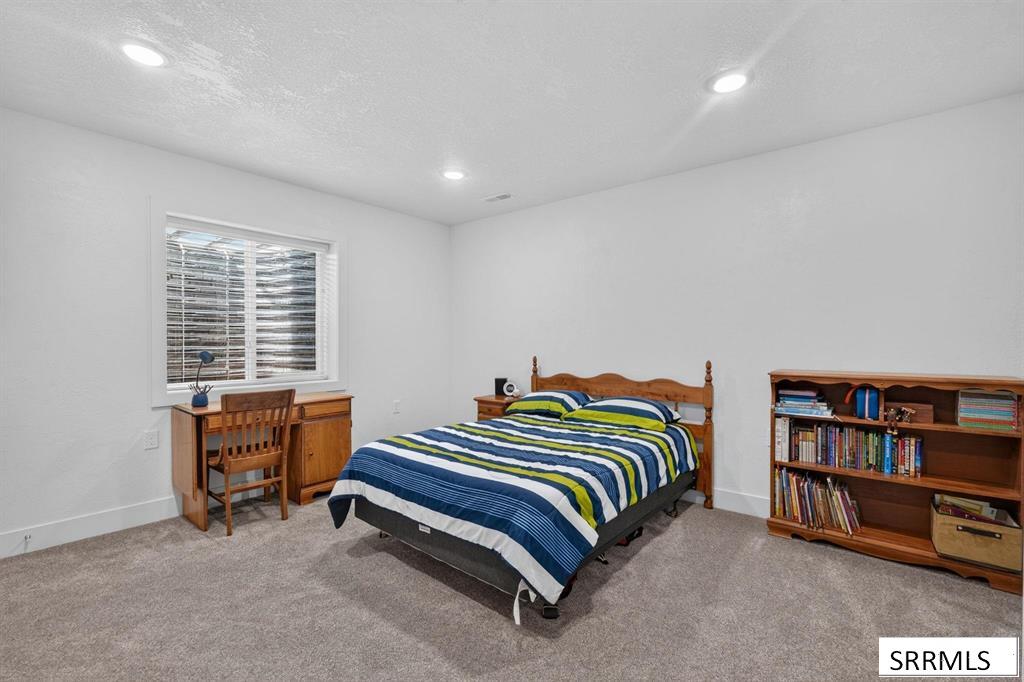 1561 Petersburg Property Photo 30