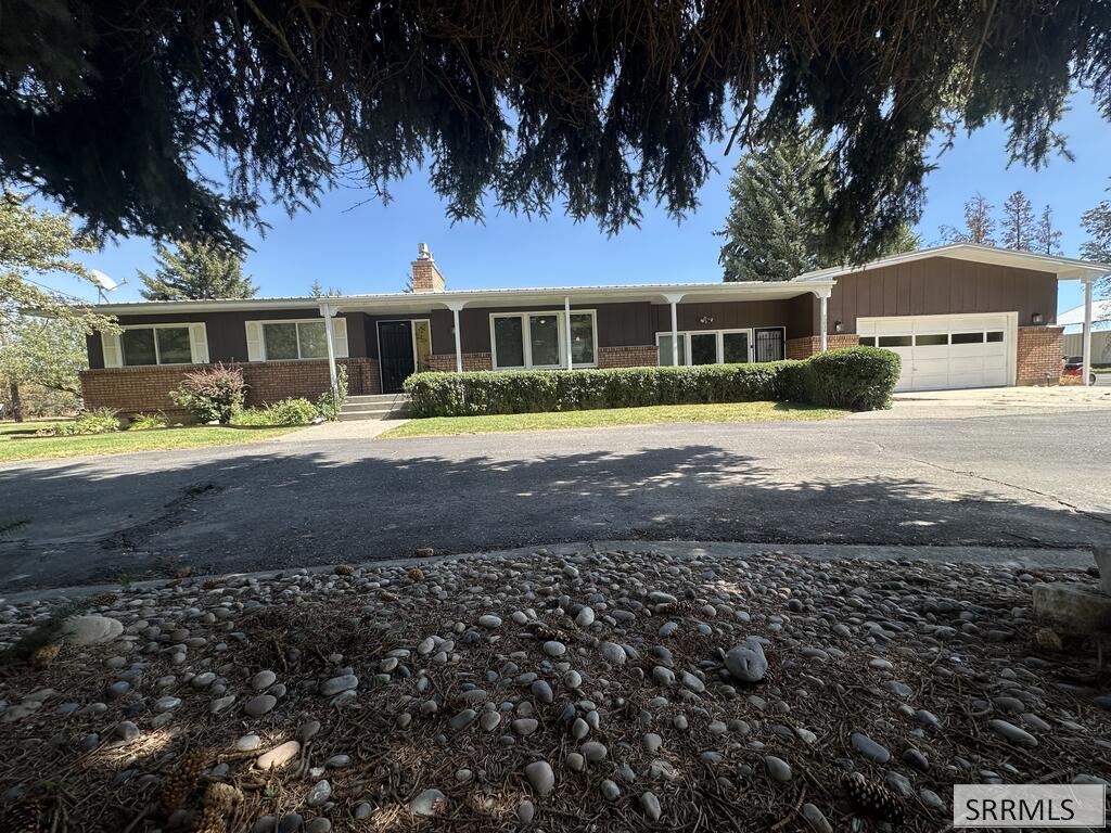 11030 N 45th E Property Photo 2