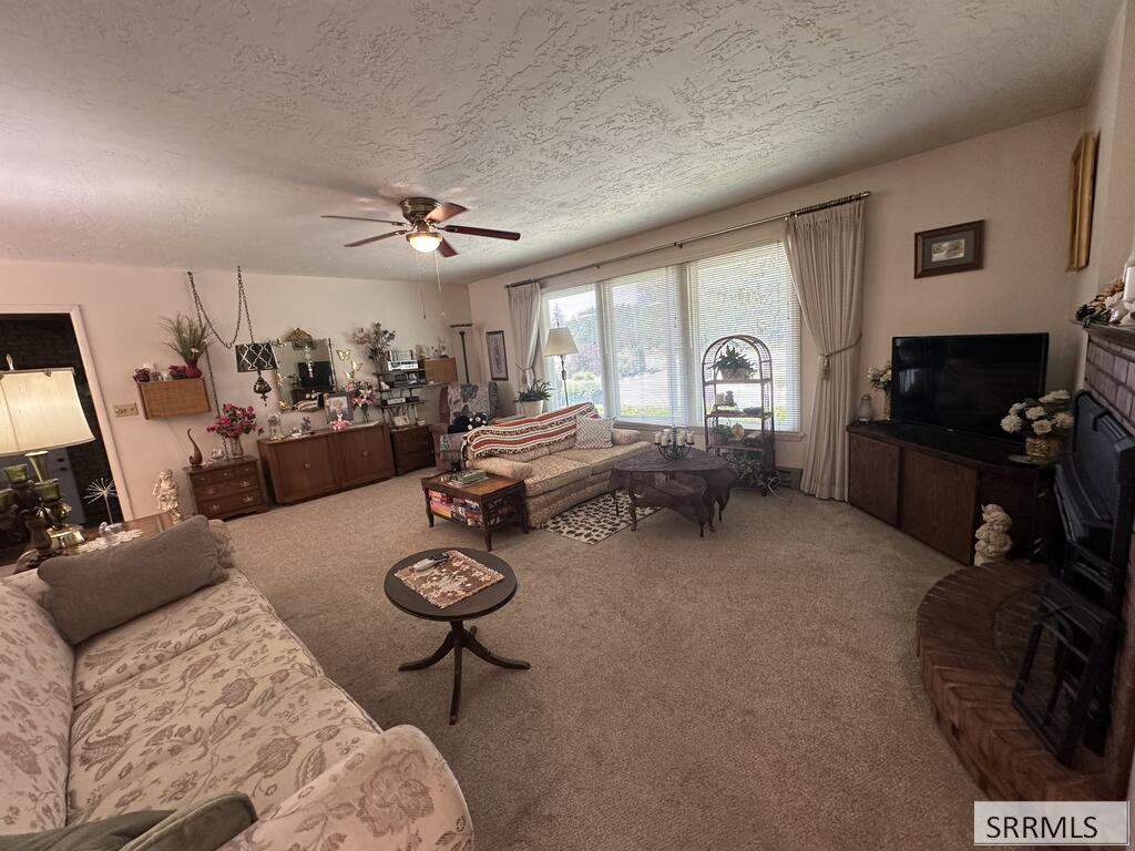 11030 N 45th E Property Photo 4