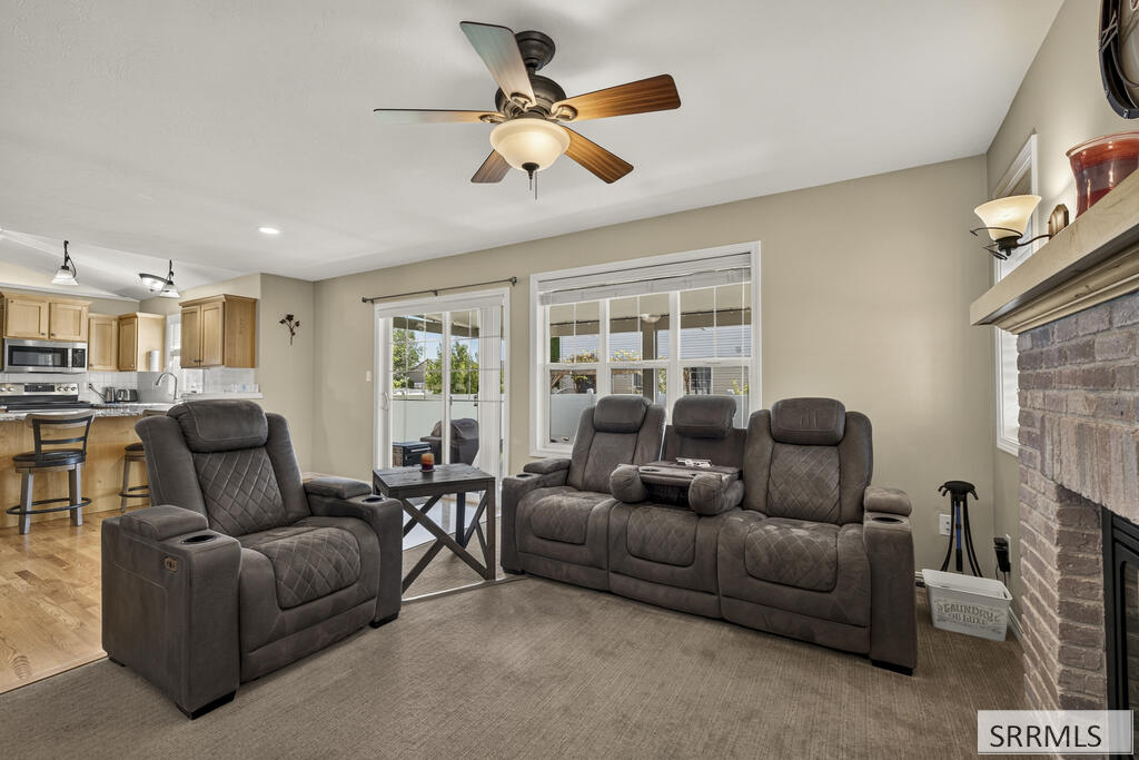 1640 Summer Way Property Photo 9