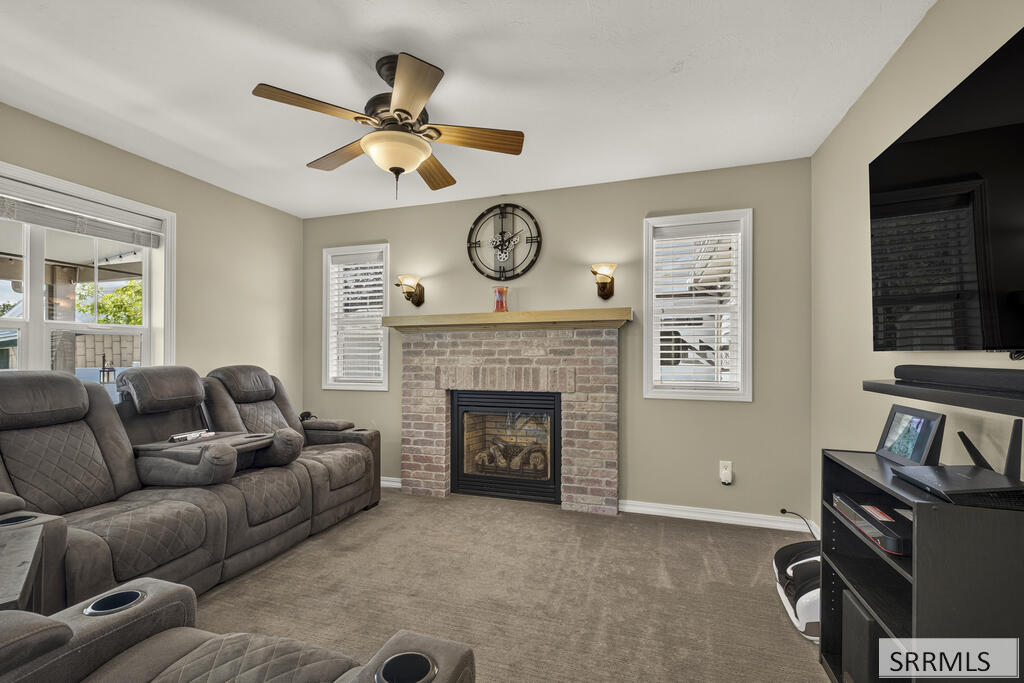 1640 Summer Way Property Photo 10