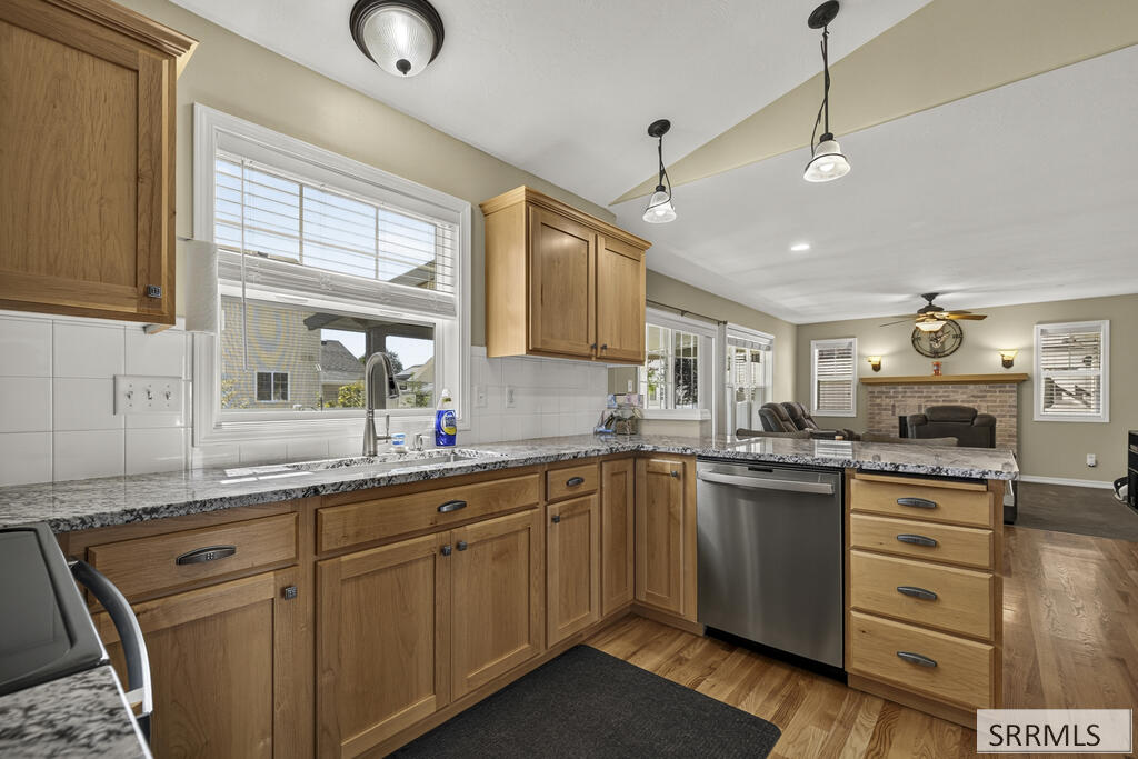 1640 Summer Way Property Photo 12
