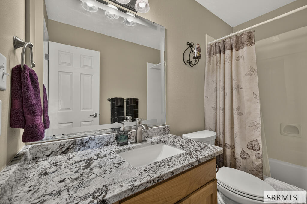 1640 Summer Way Property Photo 28