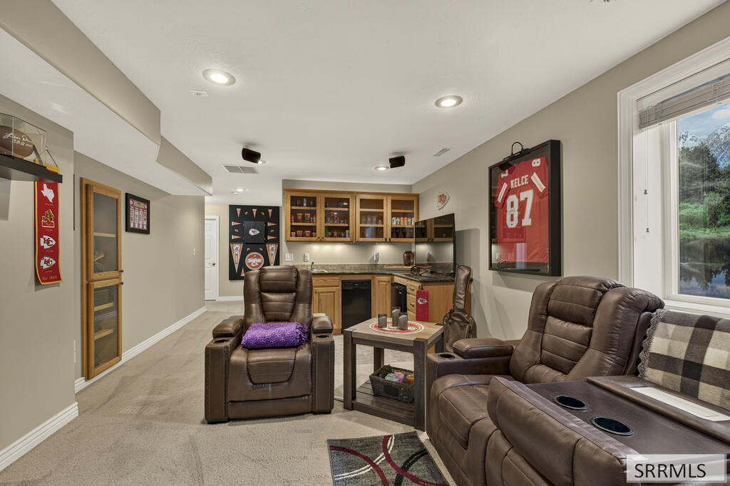 1640 Summer Way Property Photo 30