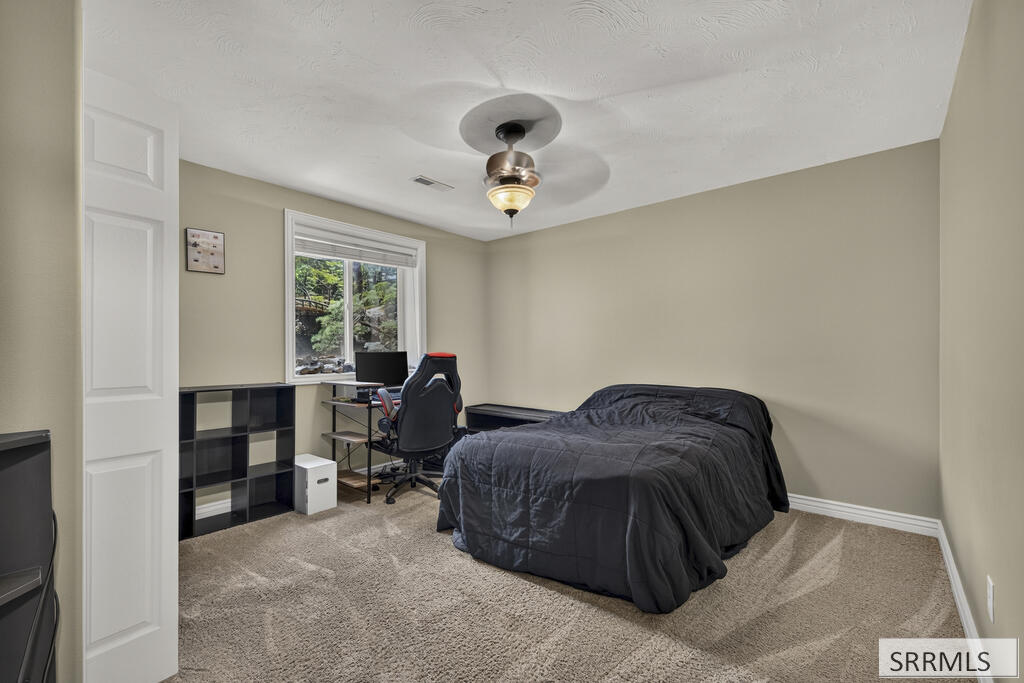 1640 Summer Way Property Photo 32