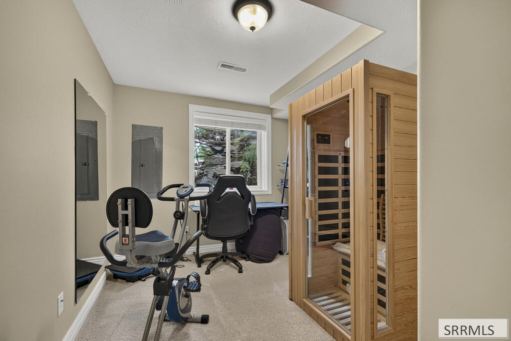 1640 Summer Way Property Photo 35