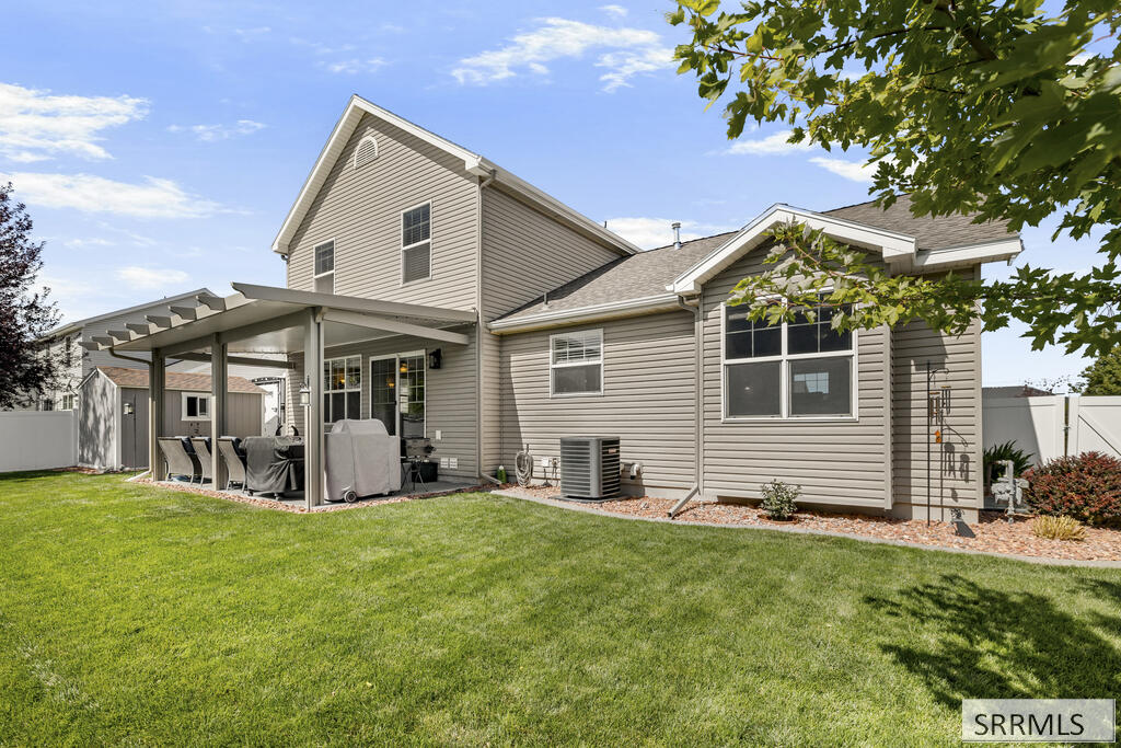 1640 Summer Way Property Photo 42