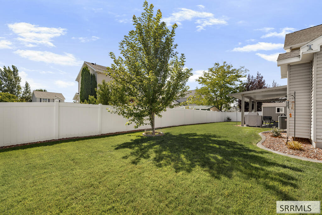 1640 Summer Way Property Photo 44