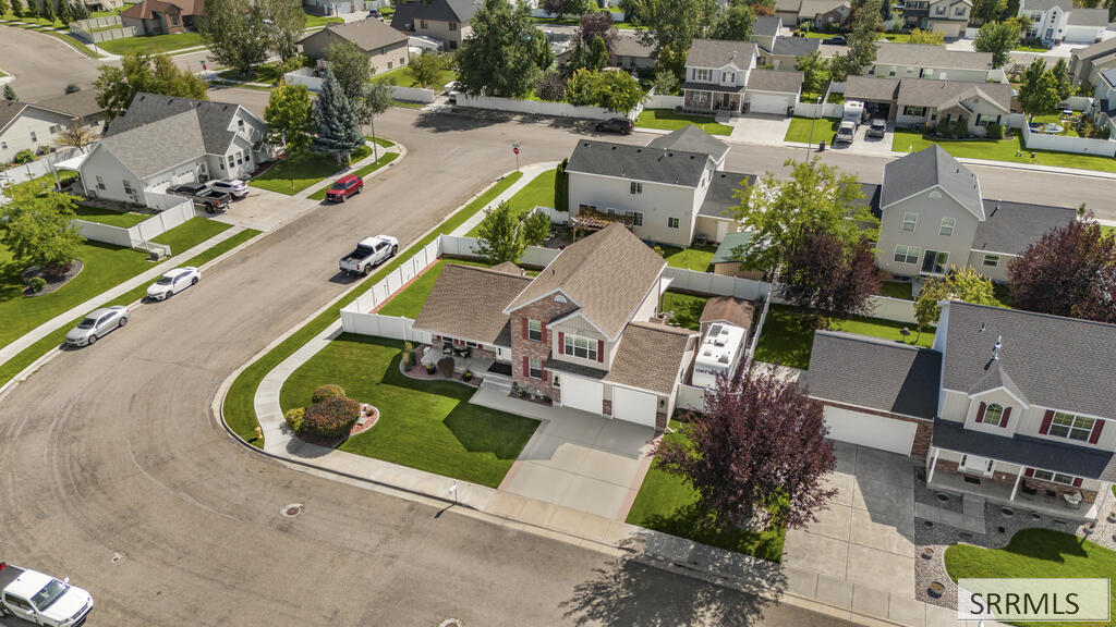 1640 Summer Way Property Photo 46