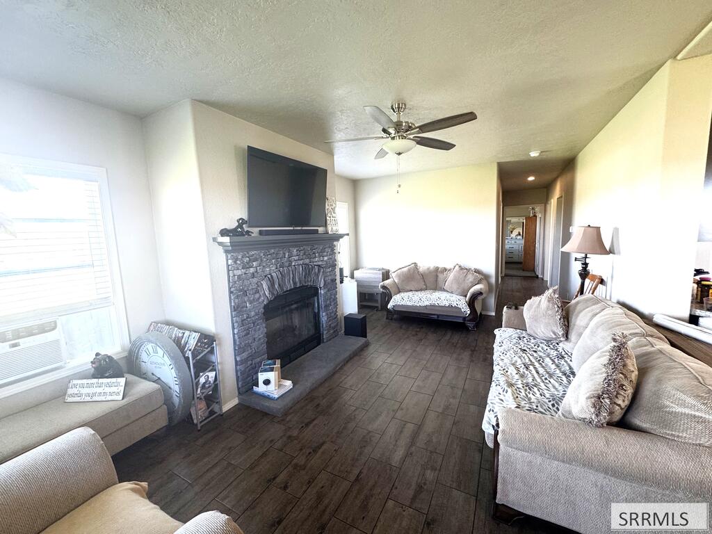 621 N 1300 W Property Photo 5