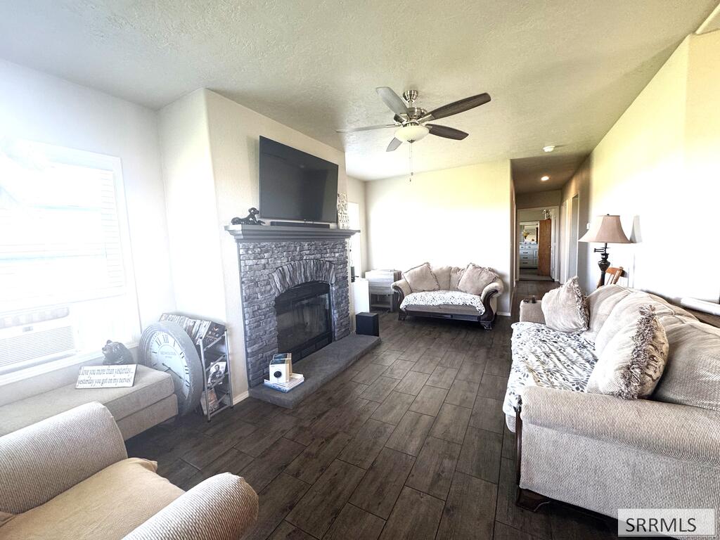 621 N 1300 W Property Photo 6