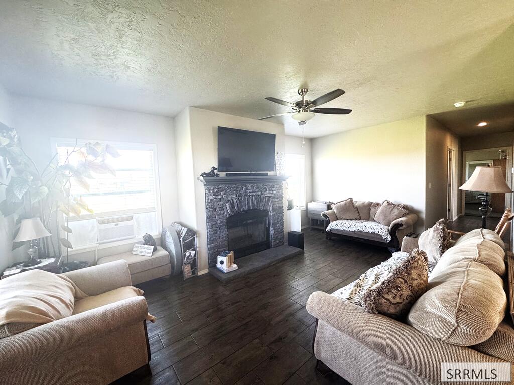 621 N 1300 W Property Photo 16