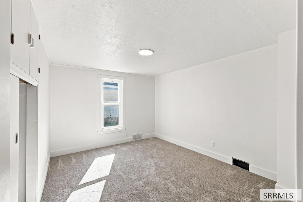 238 W 1st N Property Photo 16