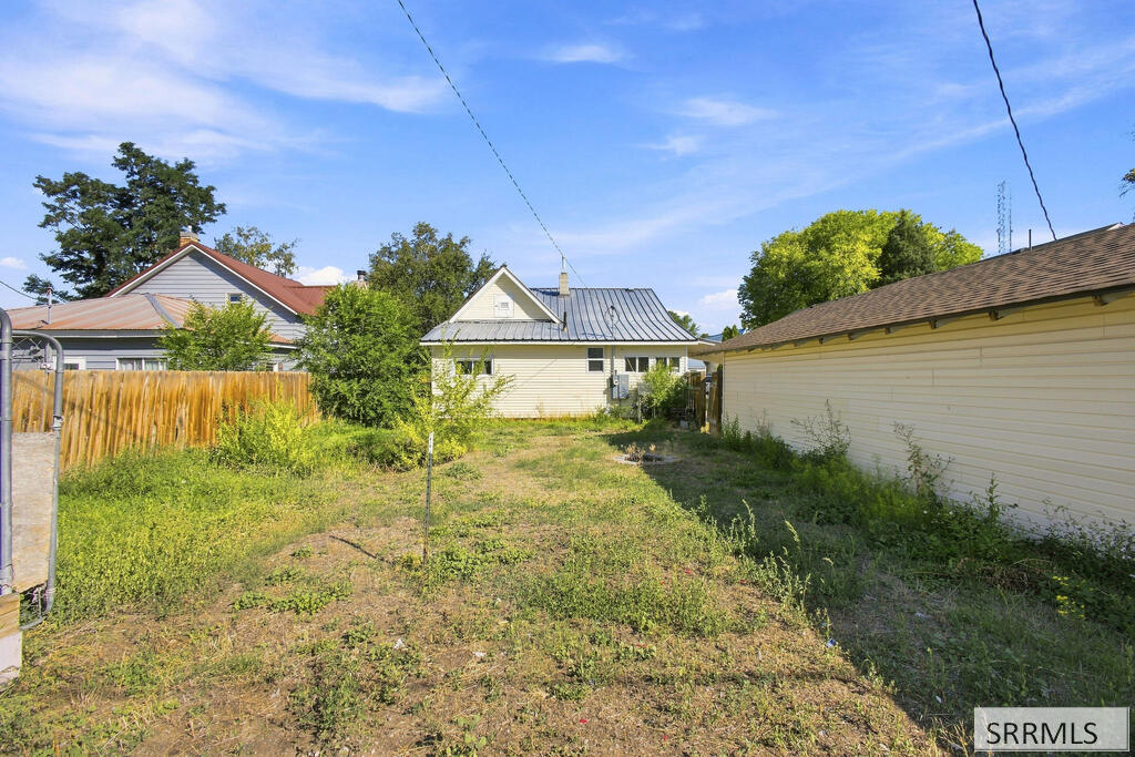 238 W 1st N Property Photo 31