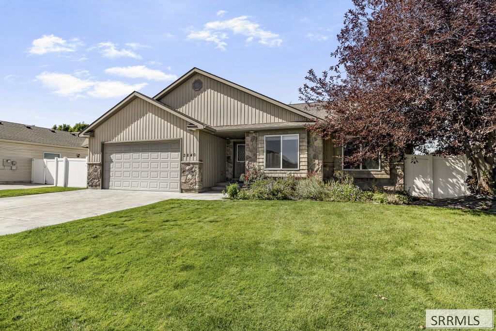 3840 Summer Sun Drive Property Photo 2