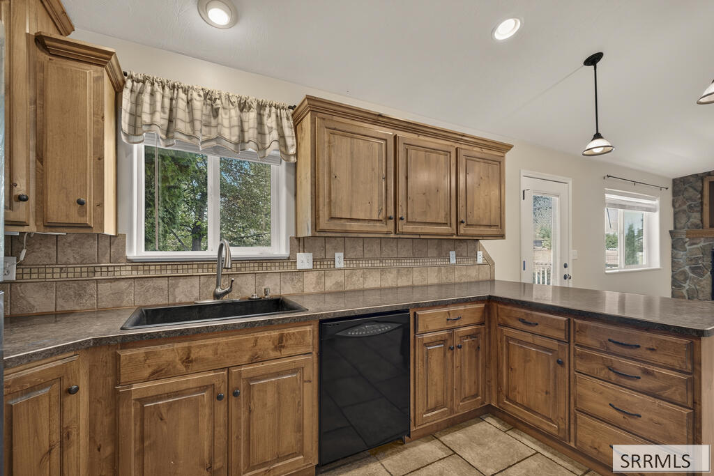 3840 Summer Sun Drive Property Photo 7