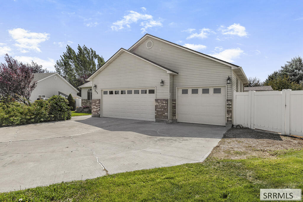 655 W Dove Circle Property Photo 2