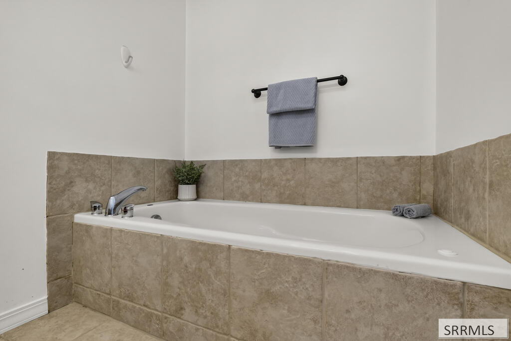 655 W Dove Circle Property Photo 16