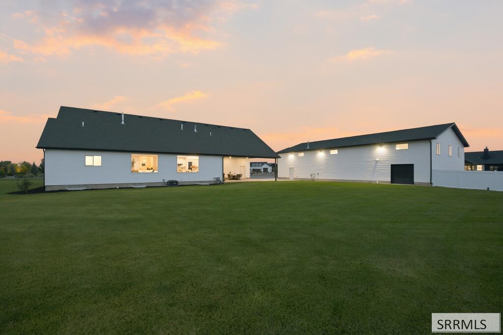 1572 N 885 E Property Photo 4
