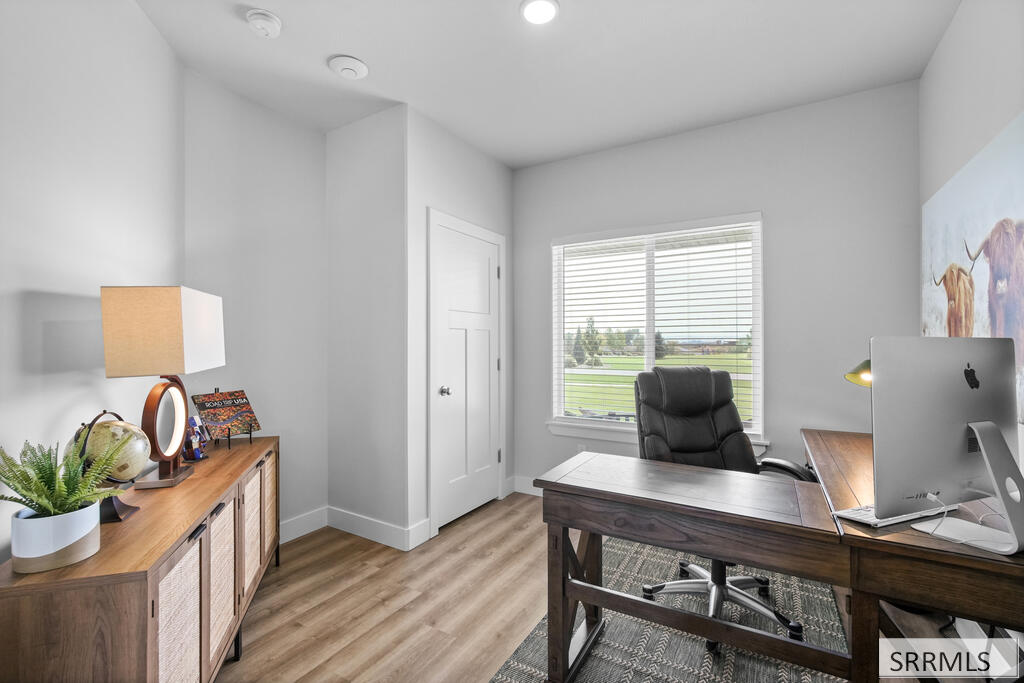 1572 N 885 E Property Photo 16