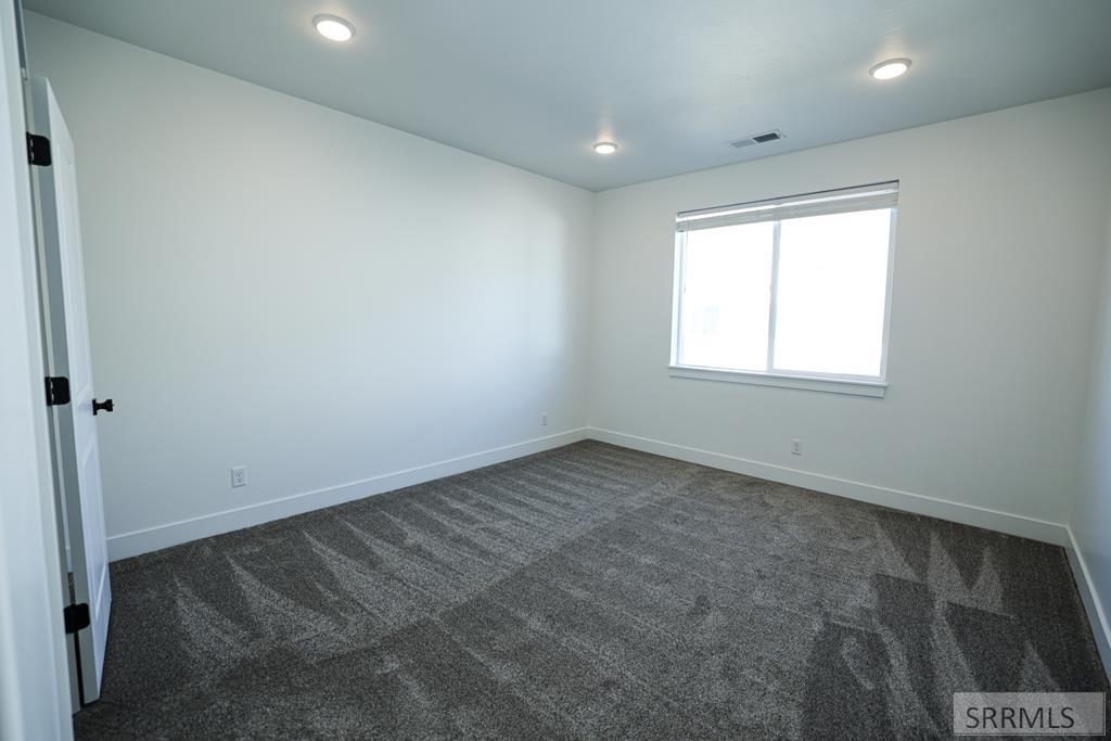 651 S 2315 W Property Photo 3