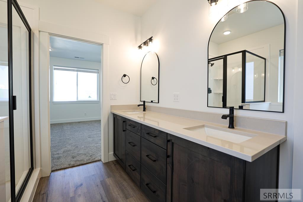 651 S 2315 W Property Photo 4