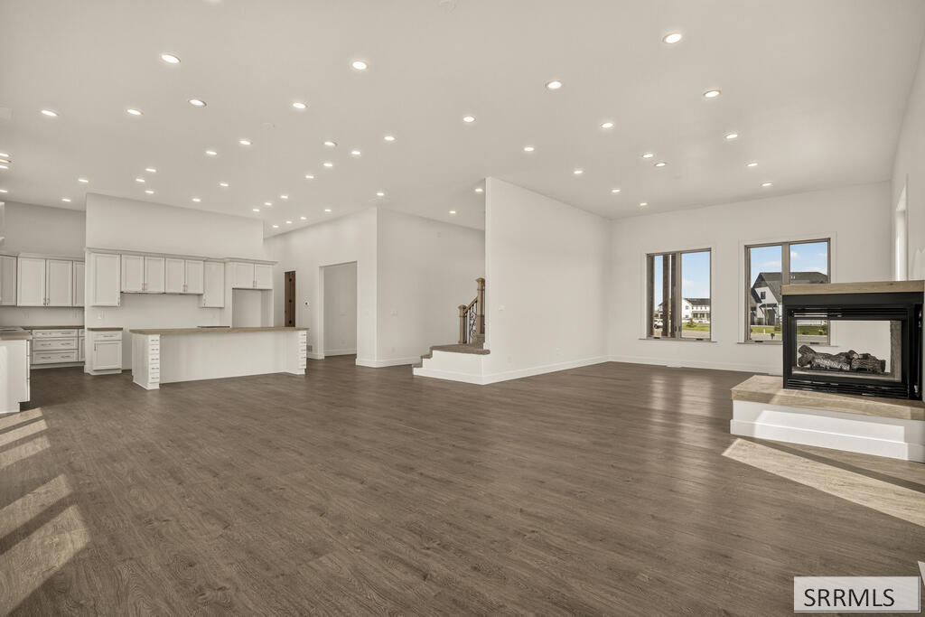 2225 Clover Meadow Way Property Photo 2