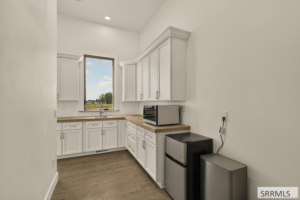 2225 Clover Meadow Way Property Photo 7