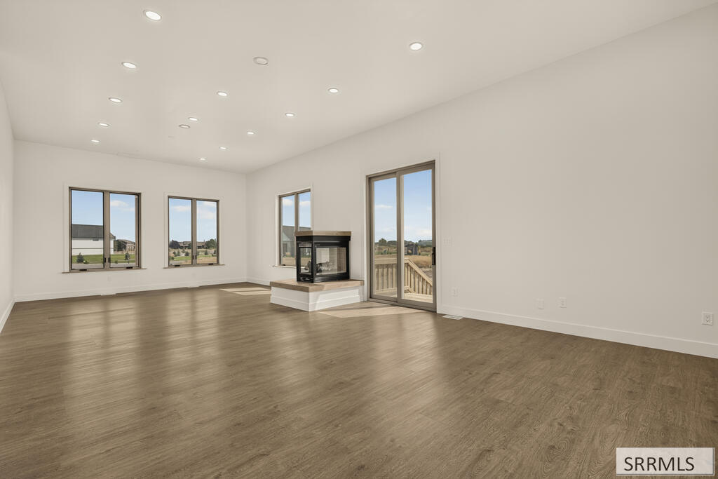 2225 Clover Meadow Way Property Photo 8