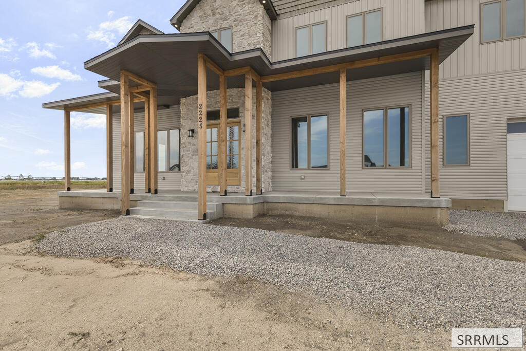 2225 Clover Meadow Way Property Photo 9