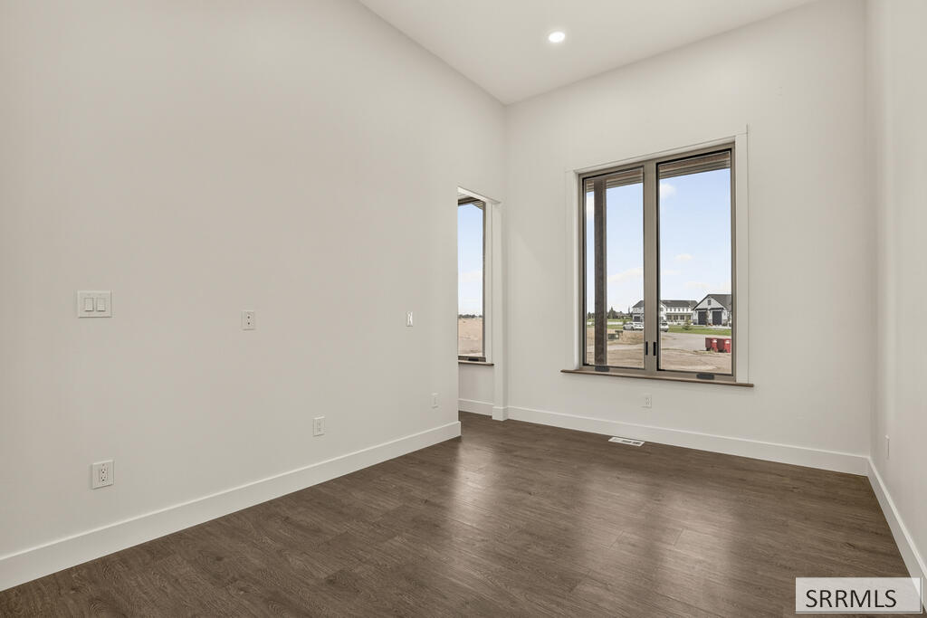 2225 Clover Meadow Way Property Photo 13