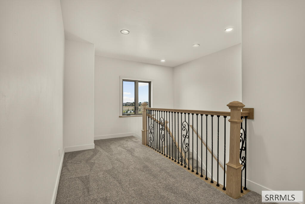 2225 Clover Meadow Way Property Photo 20